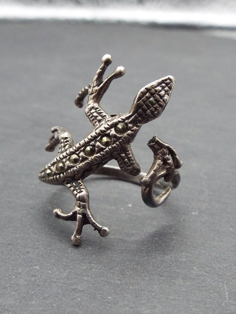 STERLING & MARCASITE ANOLE, LIZARD, GECKO WRAP AROUND YOUR FINGER RING G